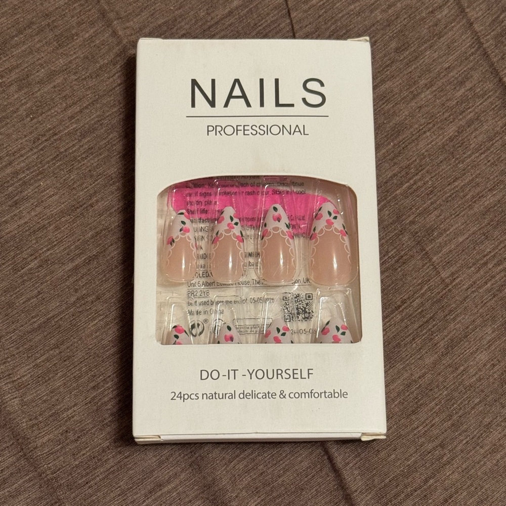 Floral Press On Nails